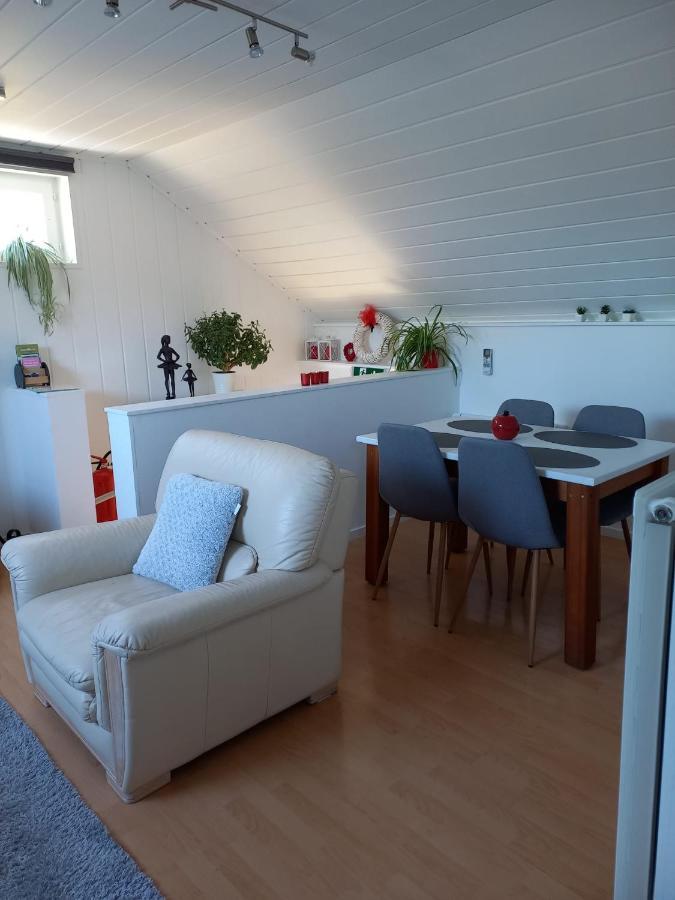 De Achtertuin Lägenhet Maasmechelen Exteriör bild
